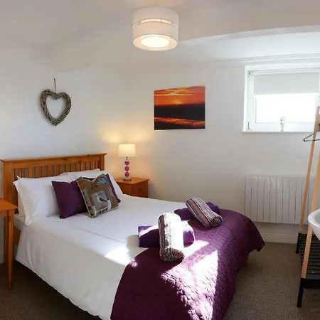 Apartment Denelea - Stunning Sea Views! Scarborough