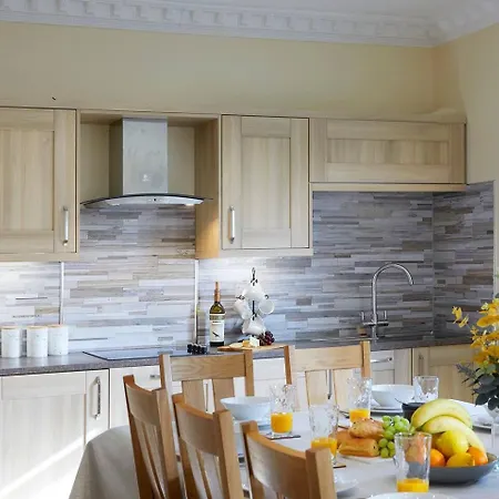 Denelea - Stunning Sea Views!