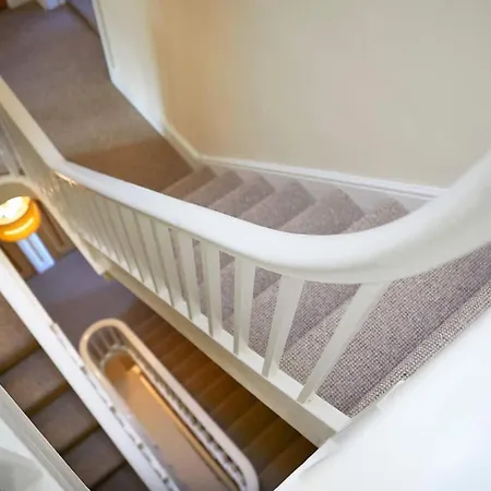 Denelea - Stunning Sea Views!