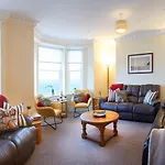 Denelea - Stunning Sea Views! Apartment Scarborough