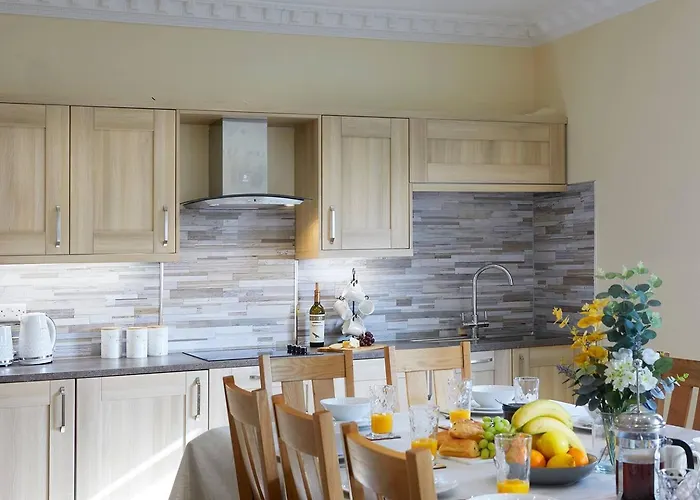 Denelea - Stunning Sea Views!